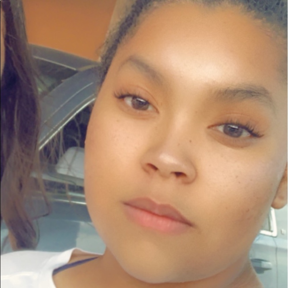 Meet your Posher, Daisha
